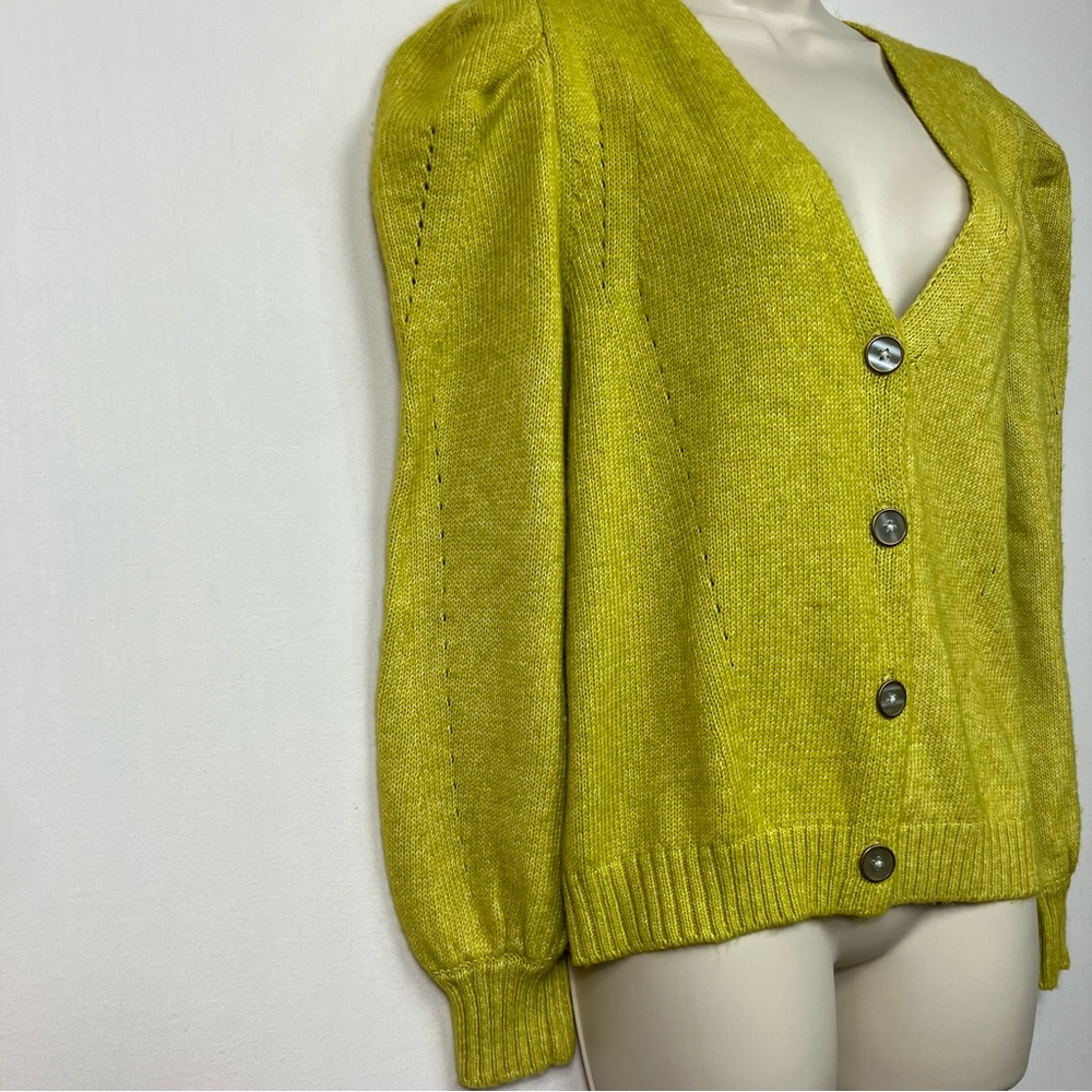 💛💚Chartreuse V-Neck Button Cardigan Small - temporary free Shipping - Picture 2 of 9
